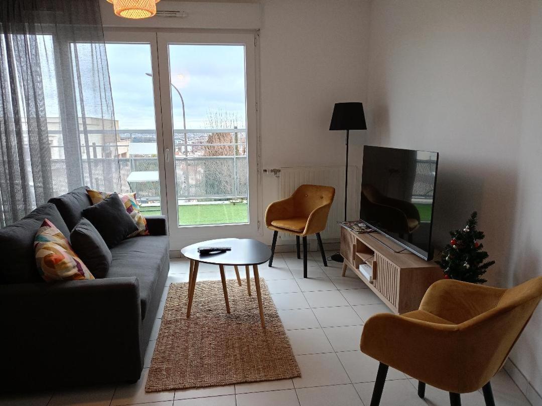 Superbe Appartement ,Proche De Paris, Dans Residence Privee , Ideal Familles, Parking Et Wifi Gratuits! ! ! Vitry-sur-Seine Eksteriør billede