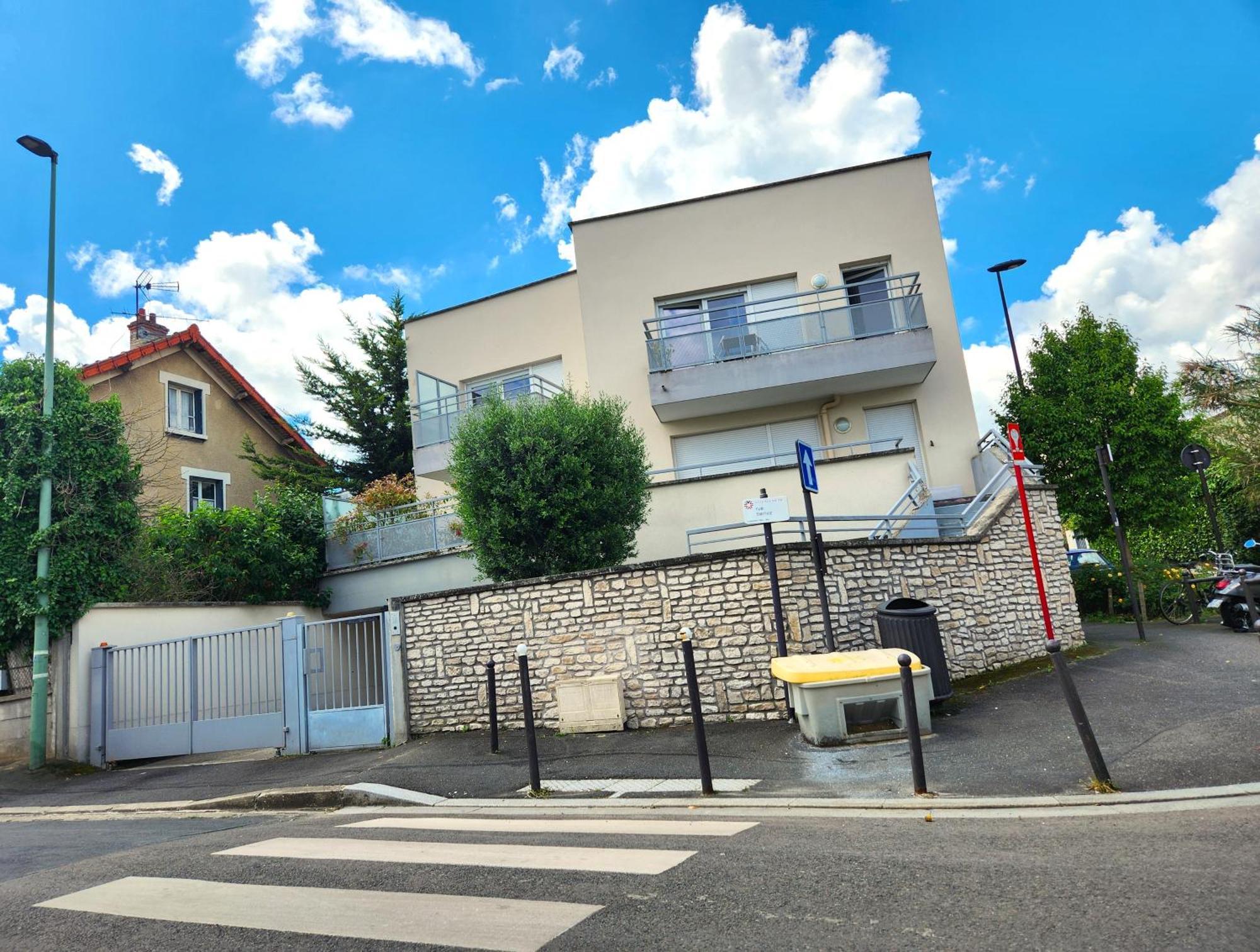 Superbe Appartement ,Proche De Paris, Dans Residence Privee , Ideal Familles, Parking Et Wifi Gratuits! ! ! Vitry-sur-Seine Eksteriør billede